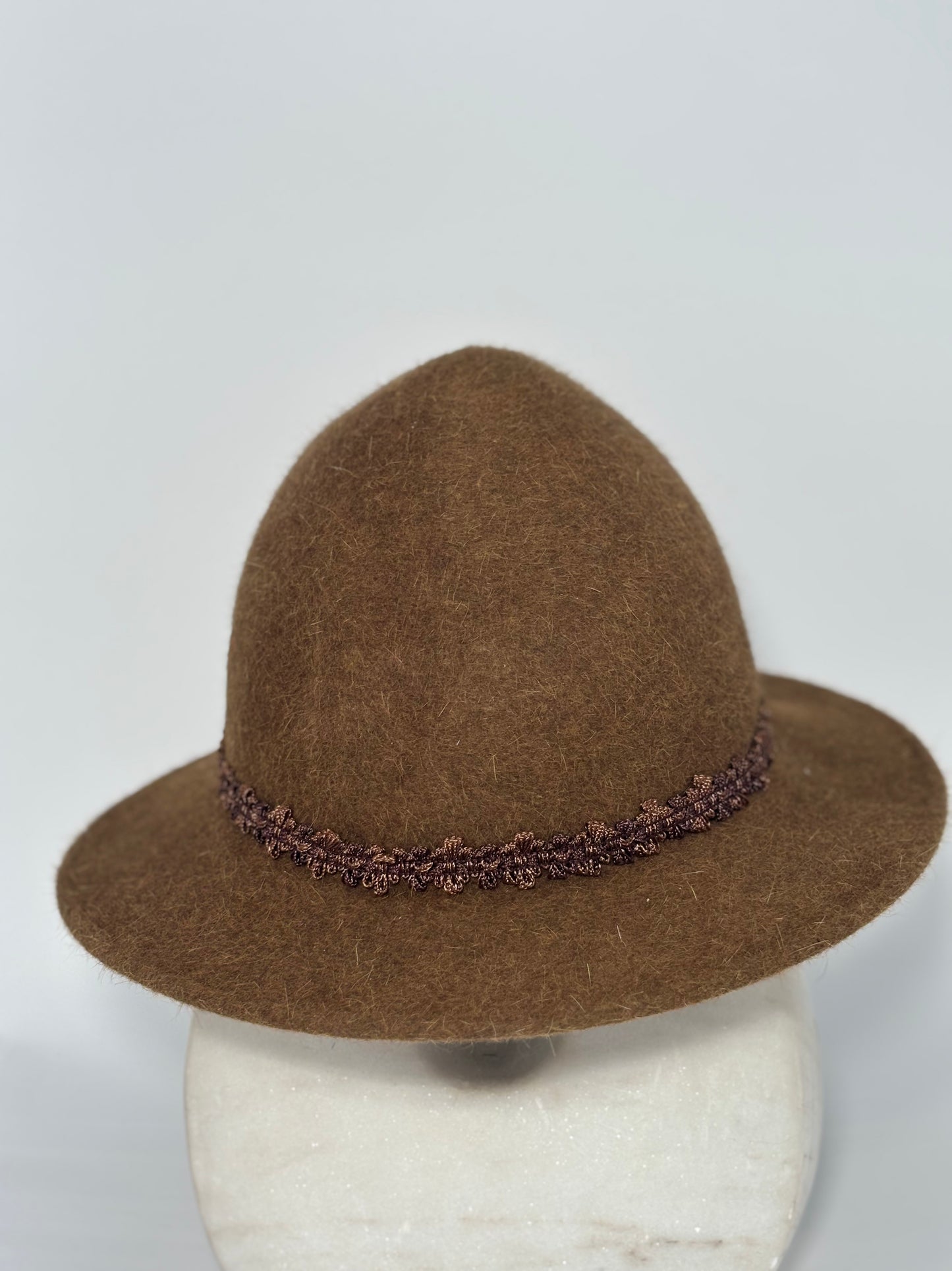 Fuzzy Round - Milliner Felt